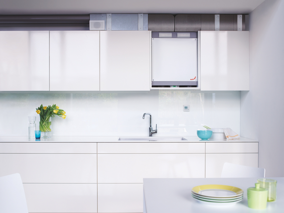 Zehnder_CSY_Shooting_ComfoAir_160_Key_Visual_kitchen_visible Key Visual Zehnder ComfoAir 160 Comfortable indoor ventilation Front view