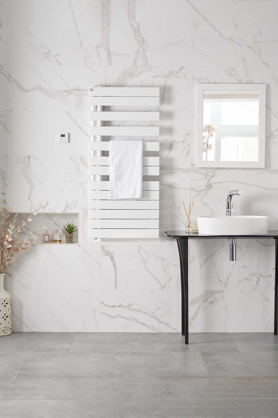Rendering Zehnder Roda Spa Decorative radiator Front view